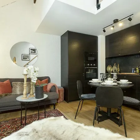 Midi Loft - A Mountain Haven * Chamonix Mont Blanc